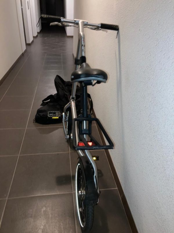 Bicicleta Strida con Bolso - Image 5
