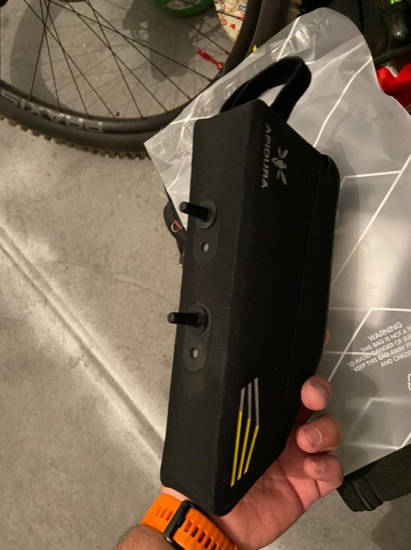 Bolso Apidura Racing Bolt-On Top Tube Pack 1L - Image 5