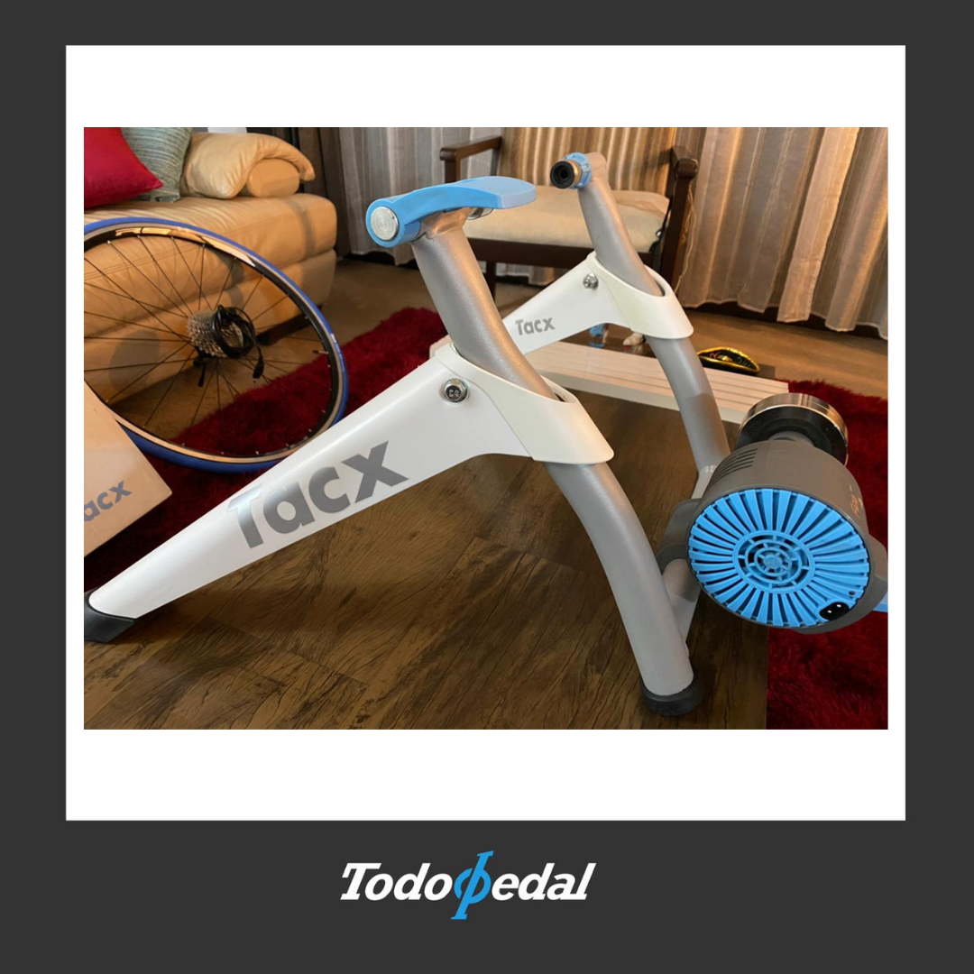 Rodillo Tacx Flow Smart + Rueda