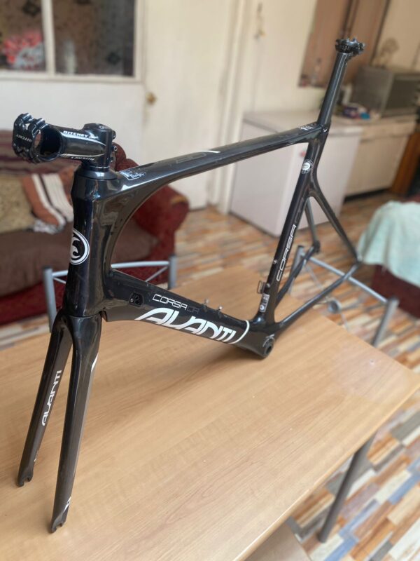 Cuadro Avanti corsa DR modelo UCI 2017 Talla 58 - Image 3