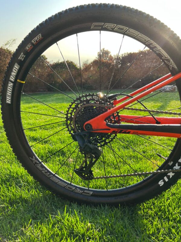 KTM SCARP 2022 Talla L Componentes nuevos - Image 15