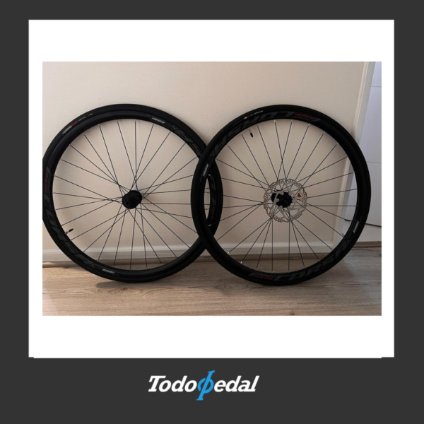 Ruedas Airline Corsa