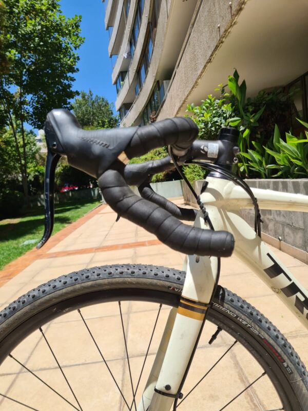 Trek Checkpoint AL 3 Talla 52 - Image 11