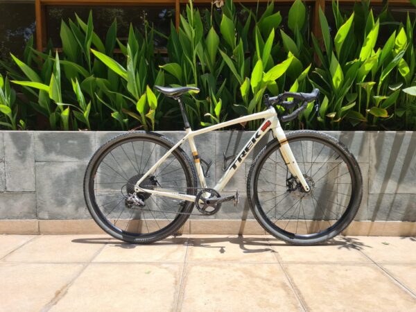 Trek Checkpoint AL 3 Talla 52 - Image 2
