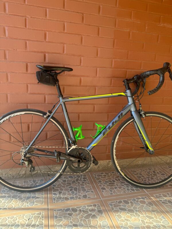 Fuji Roubaix Talla 58 - Image 2