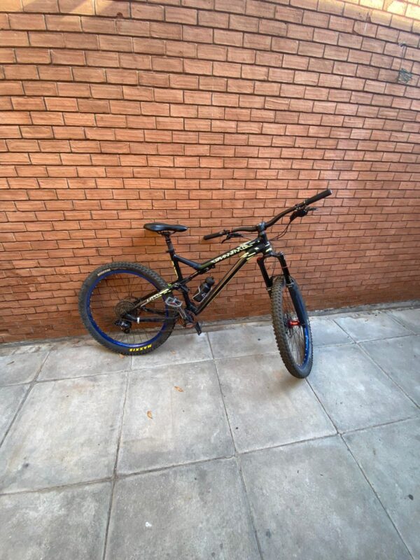 Commencal Meta AM V4 650B WC Talla L - Image 3