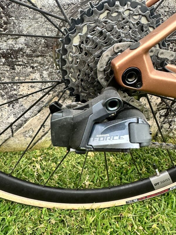 BMC Roadmachine Two Talla 47 - Image 2